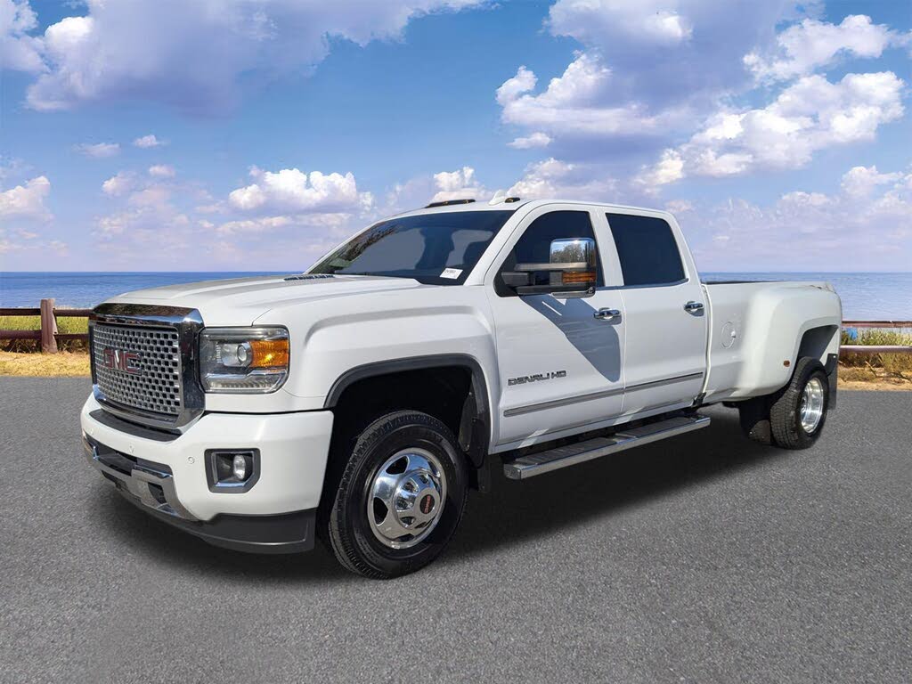 2016 GMC Sierra 3500HD Denali Crew Cab LB DRW 4WD