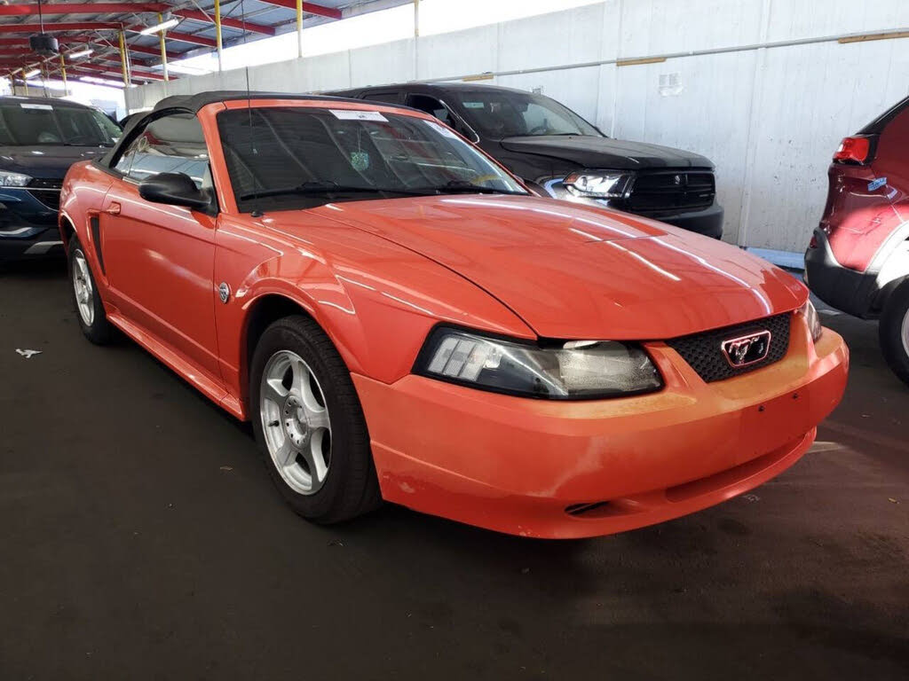 2004 Ford Mustang Deluxe Convertible RWD