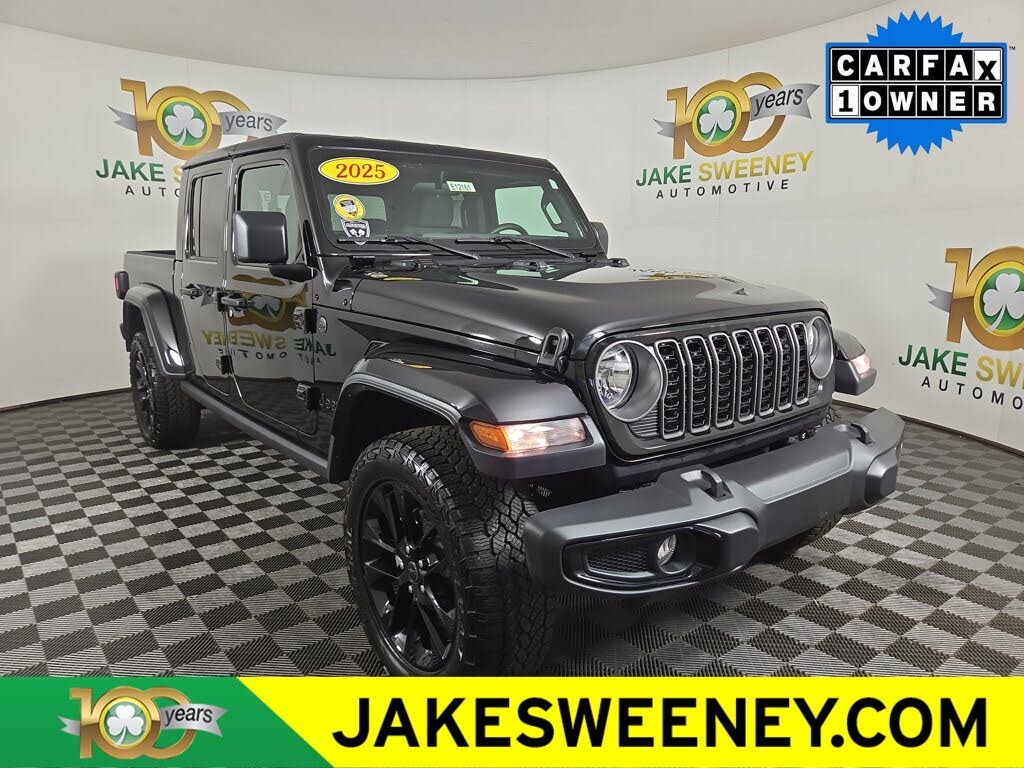 2025 Jeep Gladiator NightHawk Crew Cab 4WD