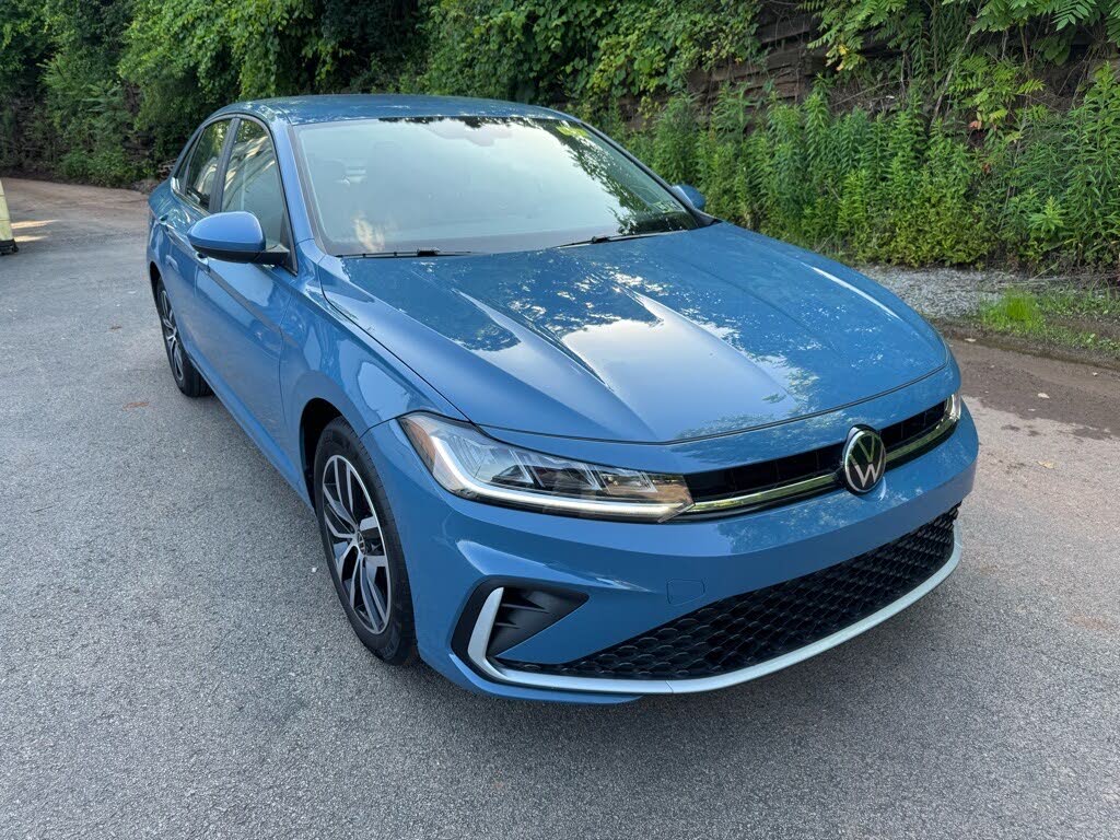 2025 Volkswagen Jetta SE FWD