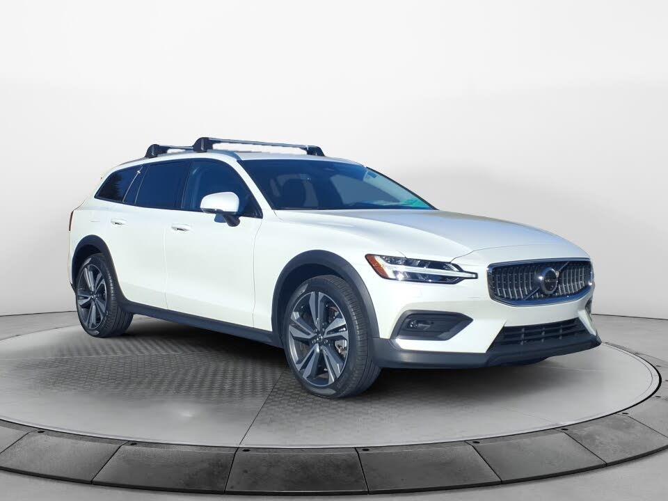 2024 Volvo V60 Cross Country B5 Plus AWD