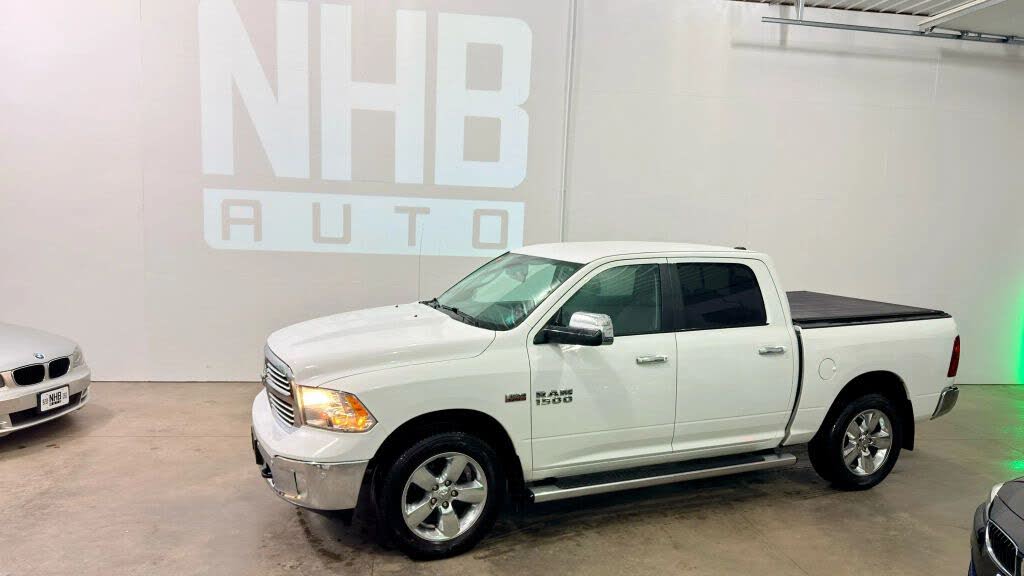 2016 RAM 1500 SLT Crew Cab 4WD