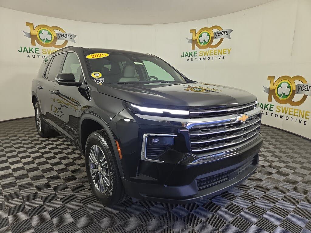 2025 Chevrolet Traverse LT FWD