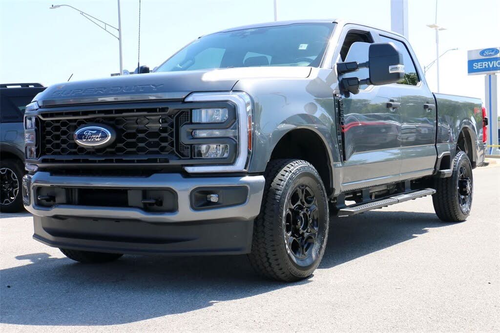 2025 Ford F-250 Super Duty XL Crew Cab 4WD
