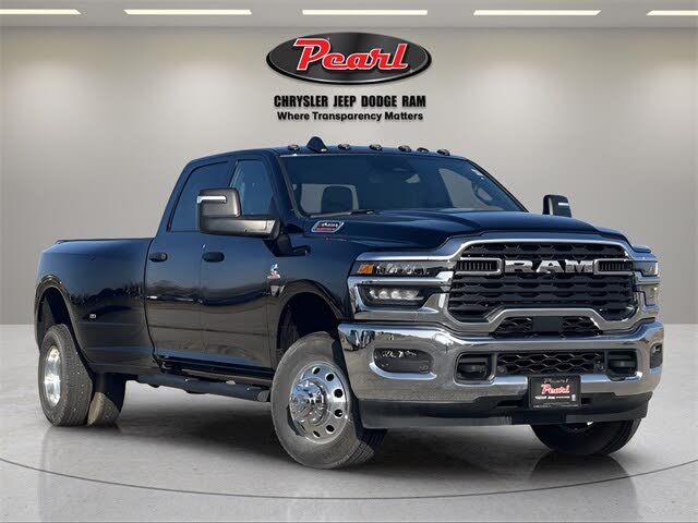 2025 RAM 3500 Tradesman Crew Cab LB DRW 4WD