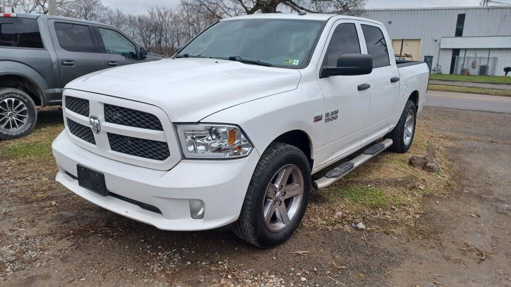 2016 RAM 1500 Express Crew Cab 4WD