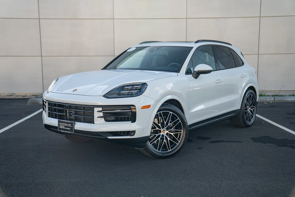 2025 Porsche Cayenne AWD