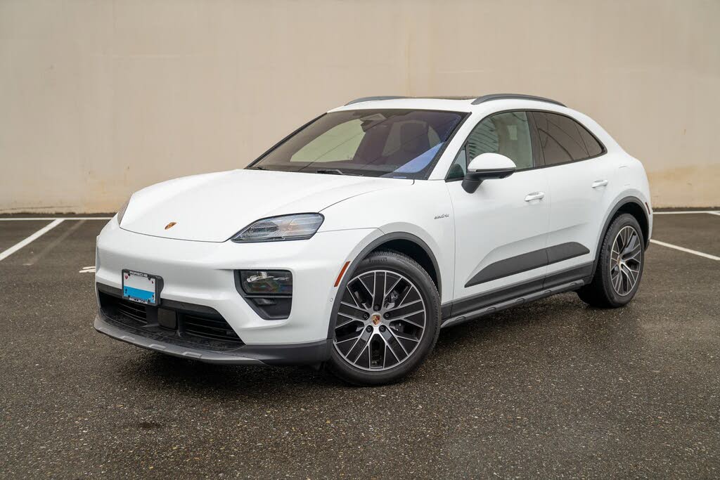 2025 Porsche Macan AWD