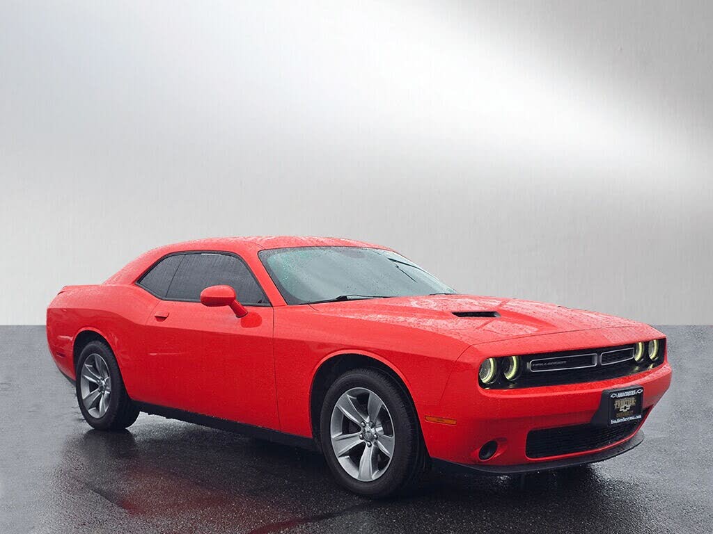 2020 Dodge Challenger SXT RWD