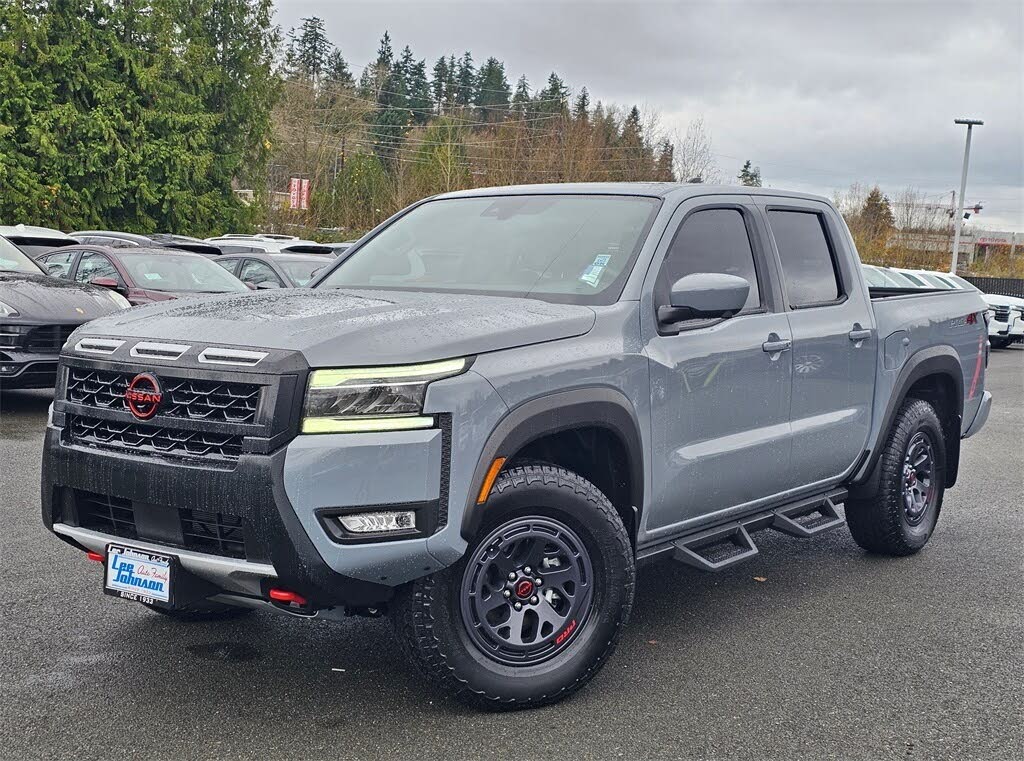 2025 Nissan Frontier PRO-4X Crew Cab 4WD
