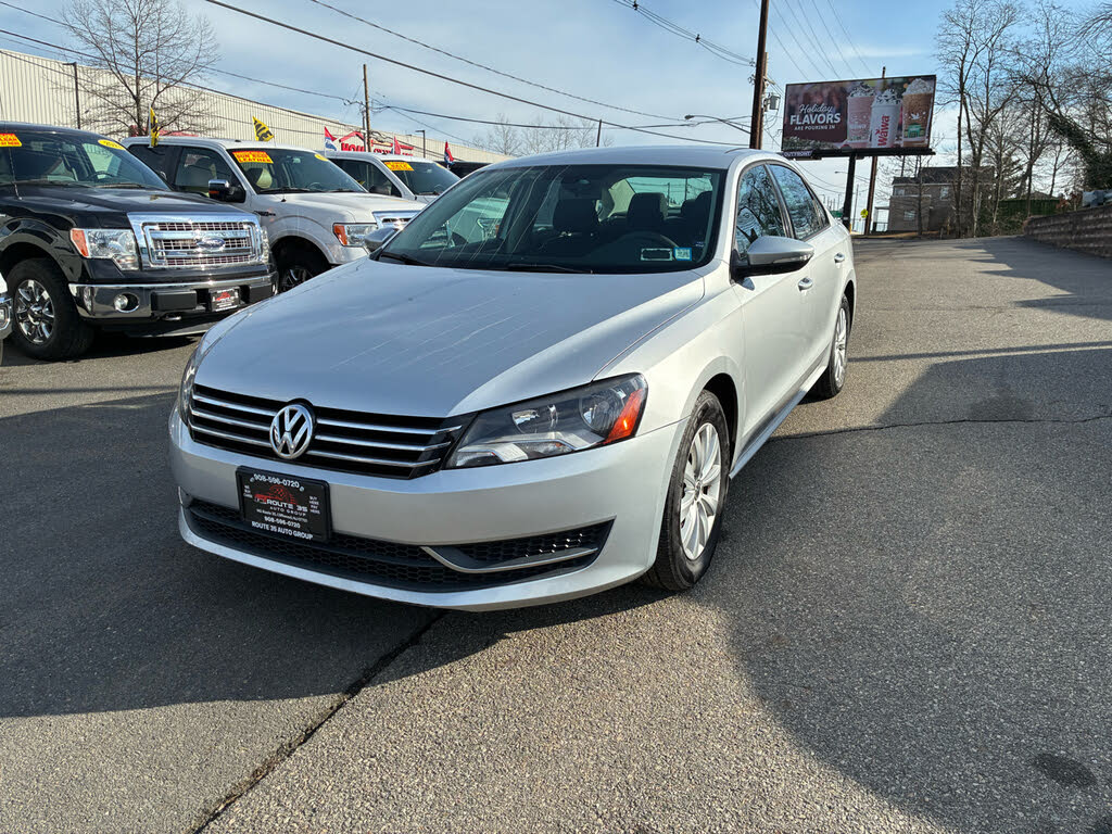 2012 Volkswagen Passat S with Appearance