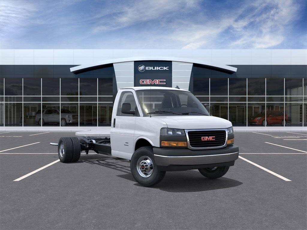 2025 GMC Savana Chassis 3500 177 Cutaway RWD
