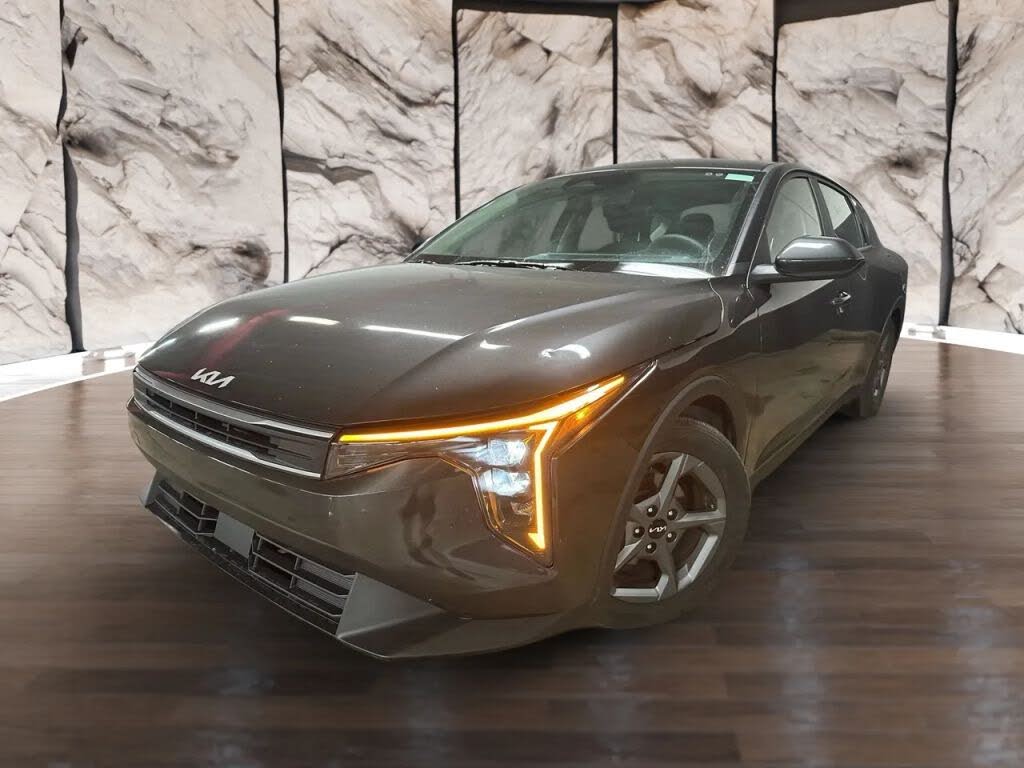 2025 Kia K4 LXS FWD