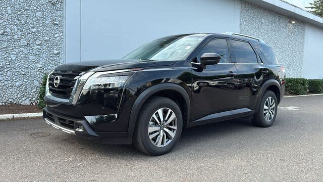 2023 Nissan Pathfinder SL 4WD