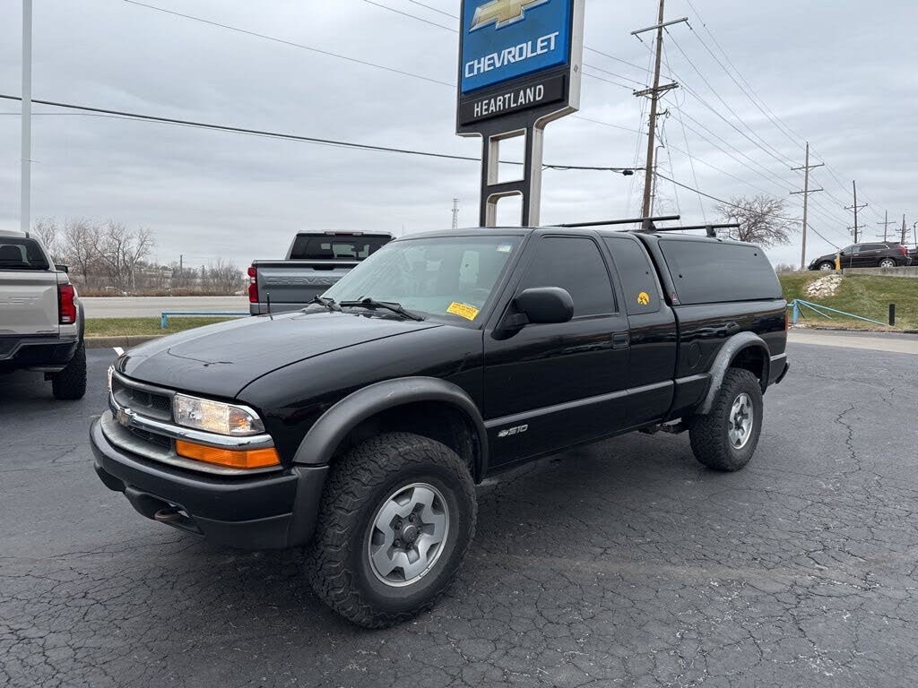 2000 Chevrolet S-10 LS Extended Cab 4WD