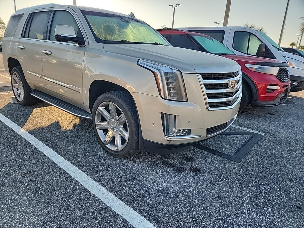 2017 Cadillac Escalade Luxury RWD