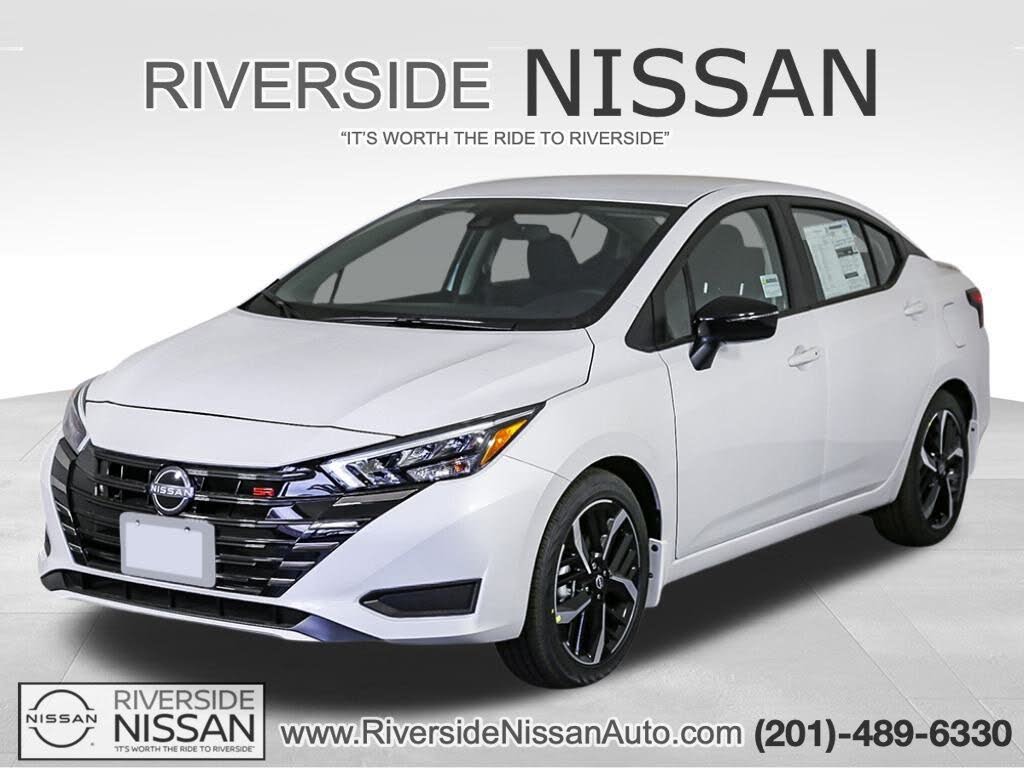 2025 Nissan Versa SR FWD