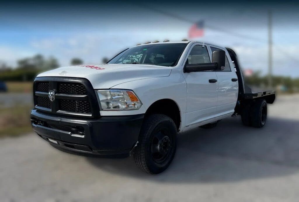 2018 RAM 3500 Chassis Tradesman Crew Cab 4WD