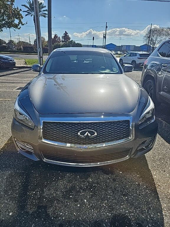 2015 INFINITI Q70 3.7 RWD