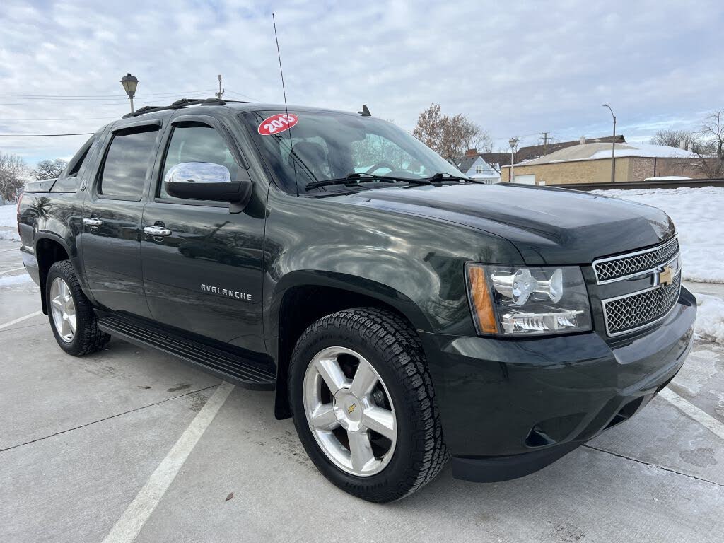 2013 Chevrolet Avalanche LS Black Diamond Edition 4WD