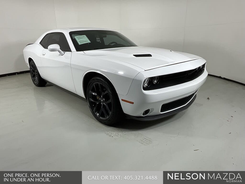 2021 Dodge Challenger SXT RWD