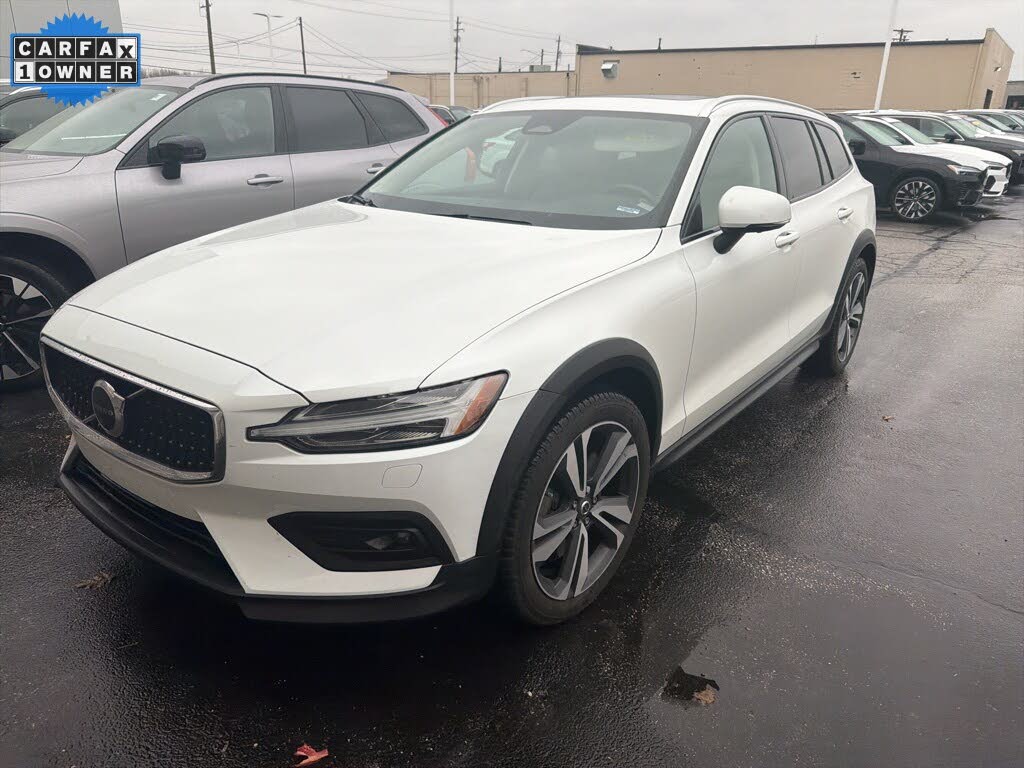 2023 Volvo V60 Cross Country B5 Plus AWD