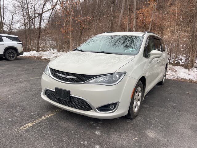2017 Chrysler Pacifica Touring L Plus FWD