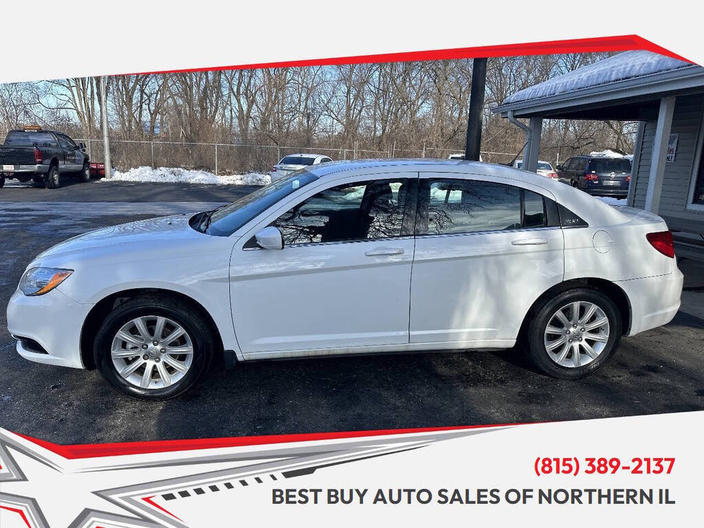 2013 Chrysler 200 Touring Sedan FWD