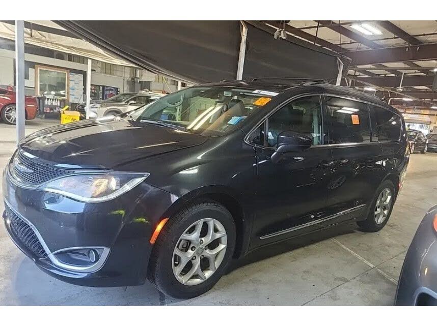 2020 Chrysler Pacifica Touring L Plus FWD