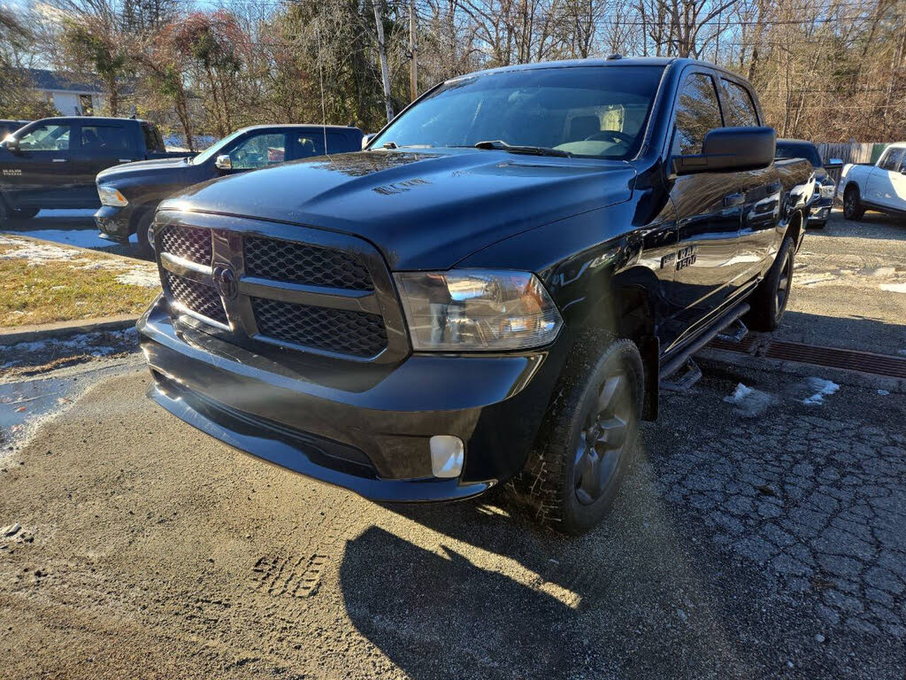 2017 RAM 1500 Express Crew Cab 4WD