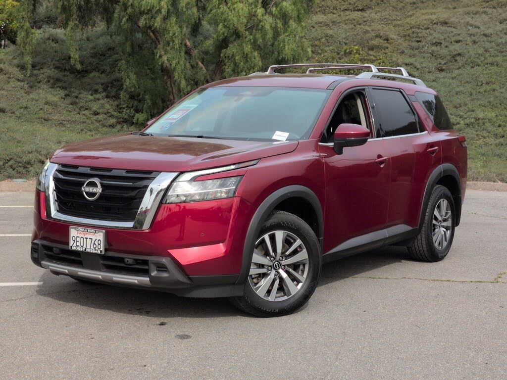 2023 Nissan Pathfinder SL FWD