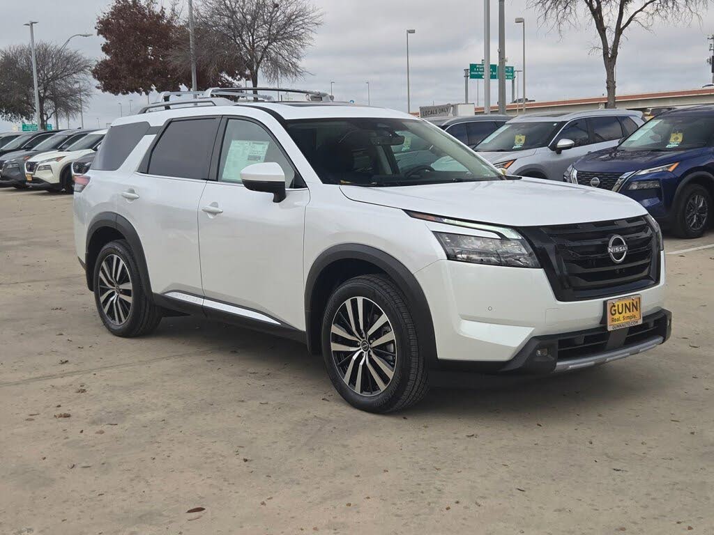 2025 Nissan Pathfinder Platinum FWD