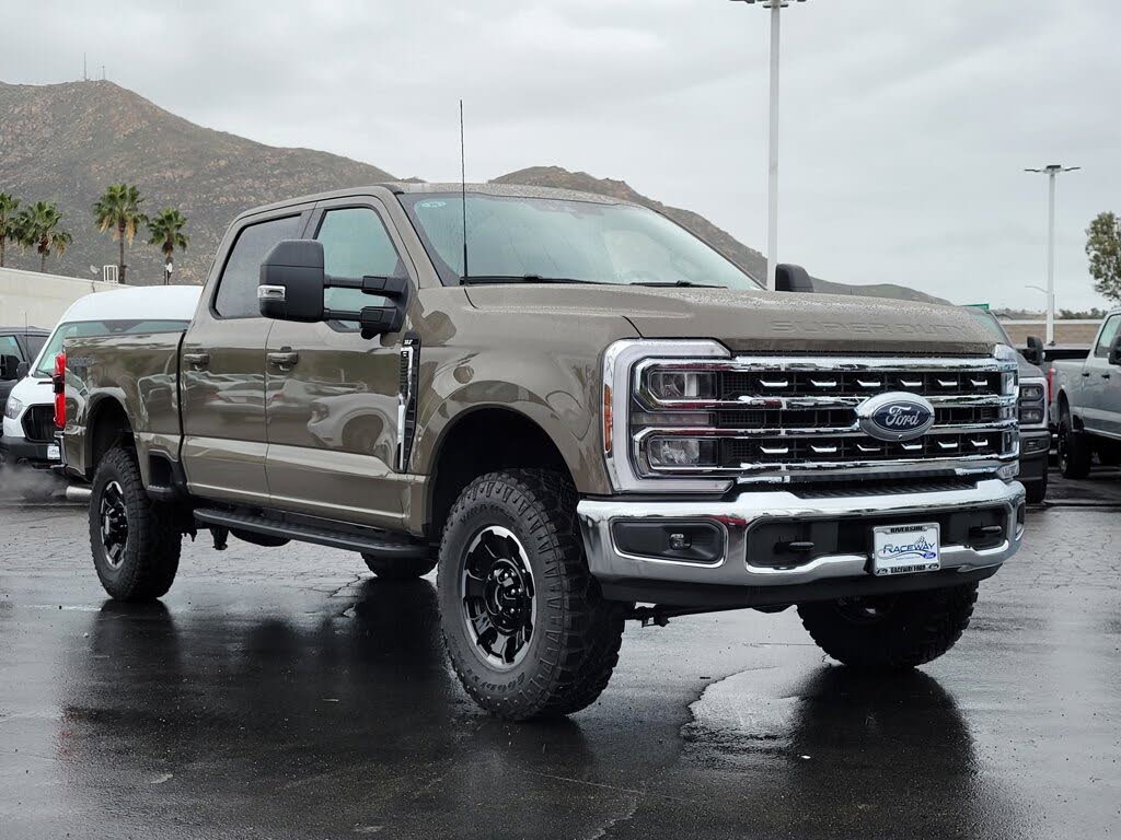 2026 Ford F-250 Super Duty XLT Crew Cab 4WD