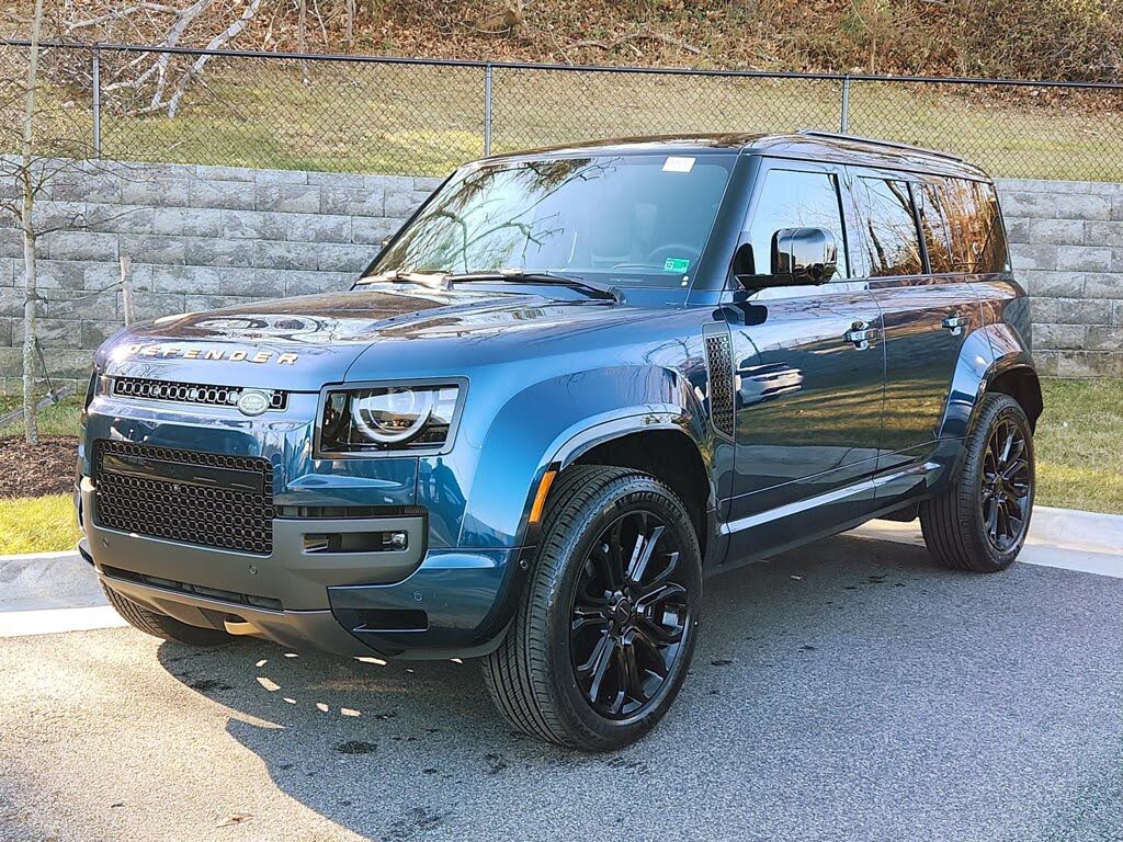 2026 Land Rover Defender 110 P635 OCTA AWD