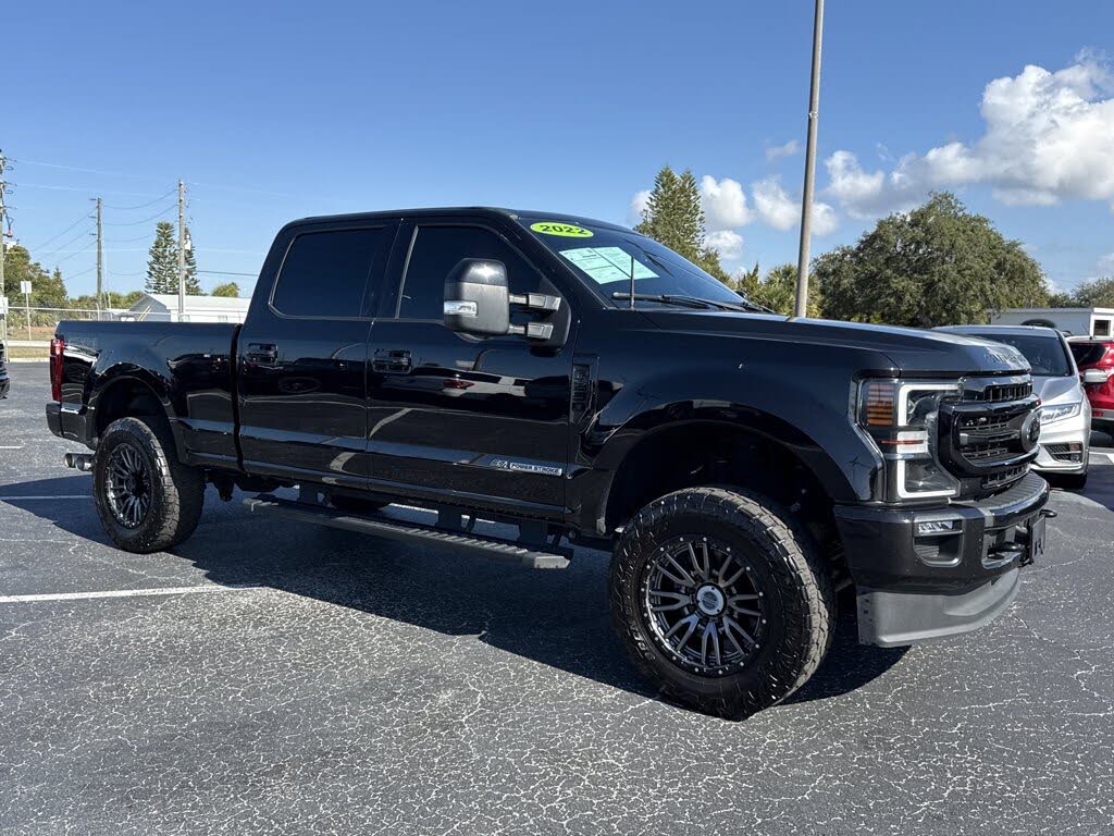 2022 Ford F-250 Super Duty Lariat Crew Cab 4WD