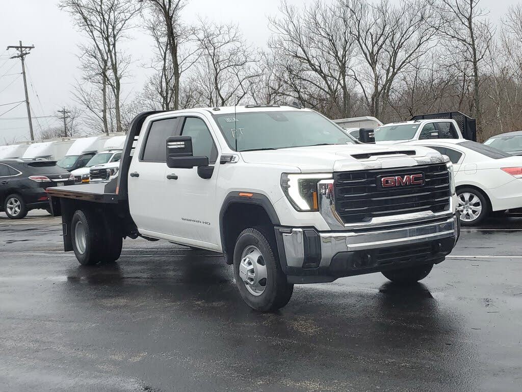 2025 GMC Sierra 3500HD Chassis Pro Crew Cab 4WD