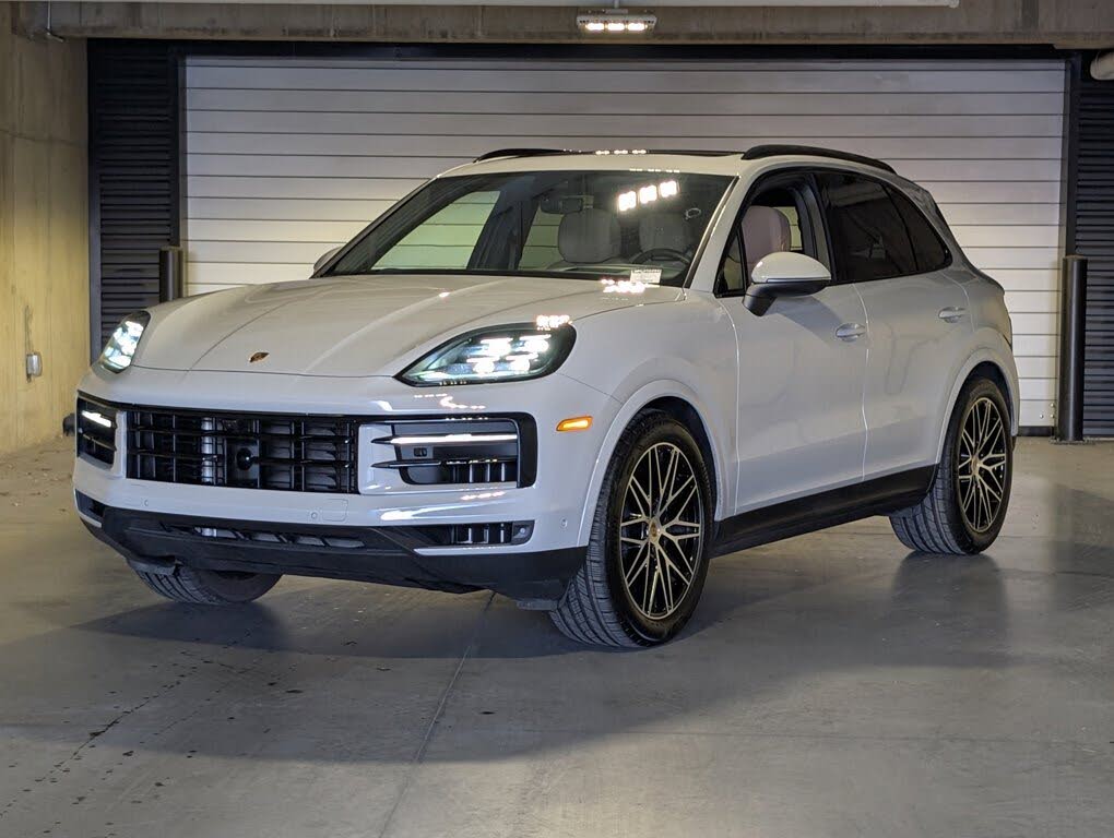 2025 Porsche Cayenne AWD