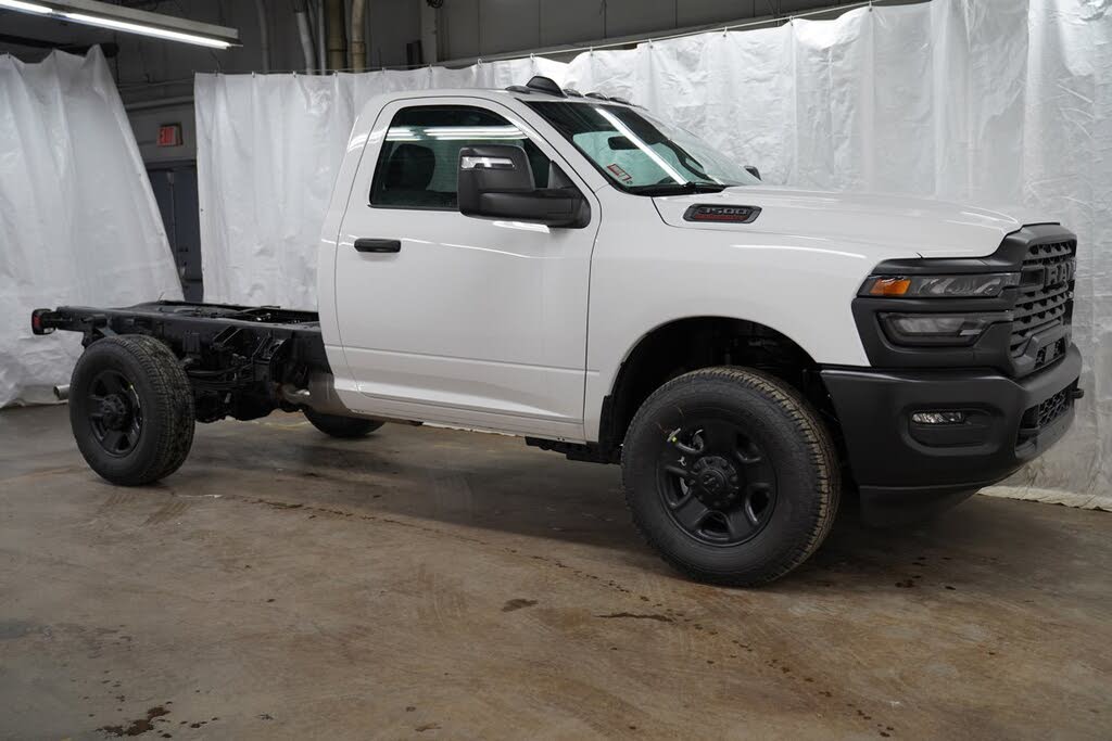 2026 RAM 3500 Chassis Tradesman Regular Cab 4WD