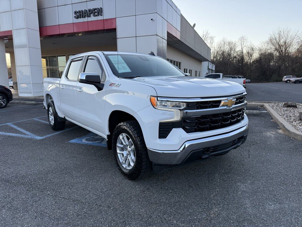 2022 Chevrolet Silverado 1500 LT Crew Cab 4WD