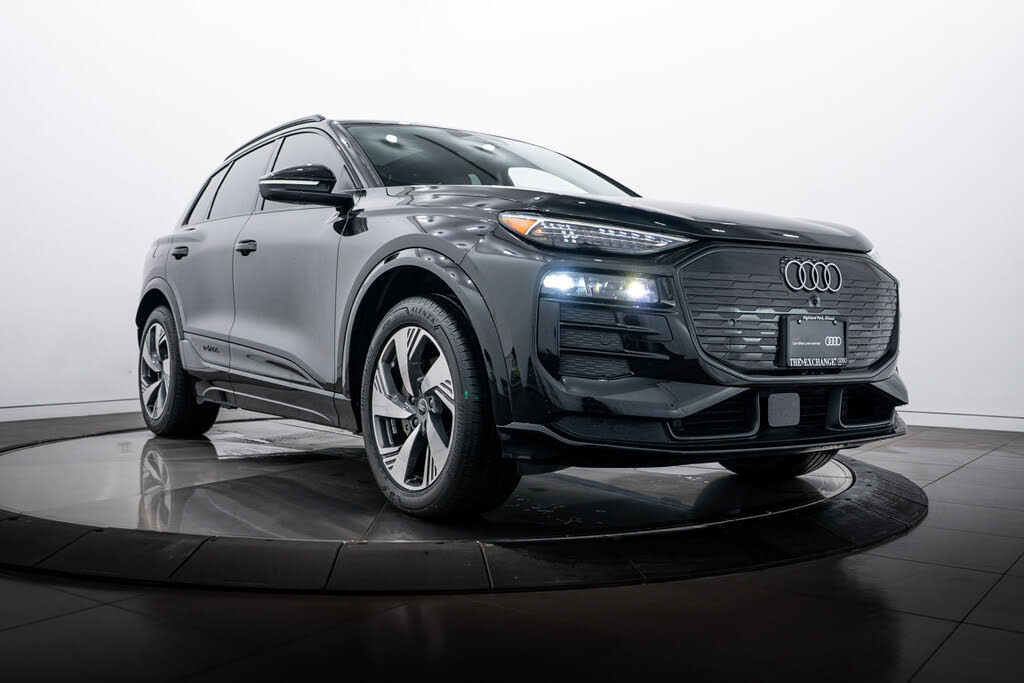 2025 Audi Q6 e-tron quattro Premium Plus