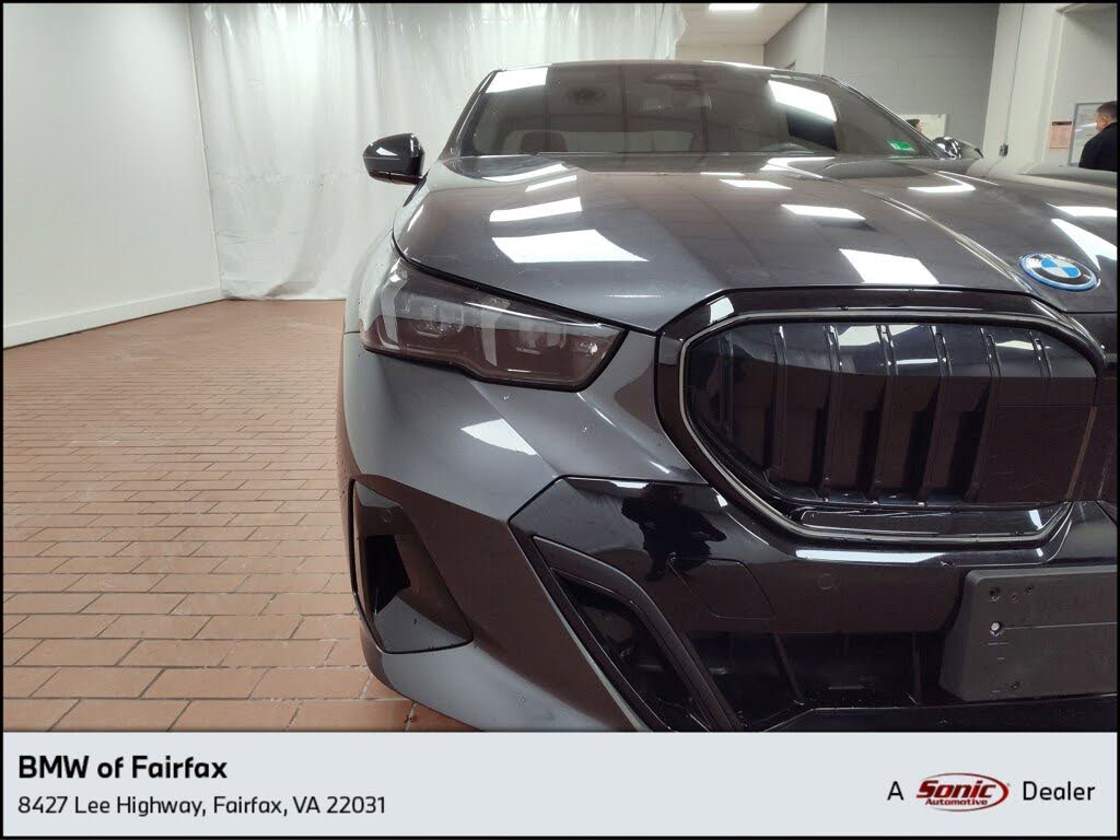 2025 BMW 5 Series 550e xDrive