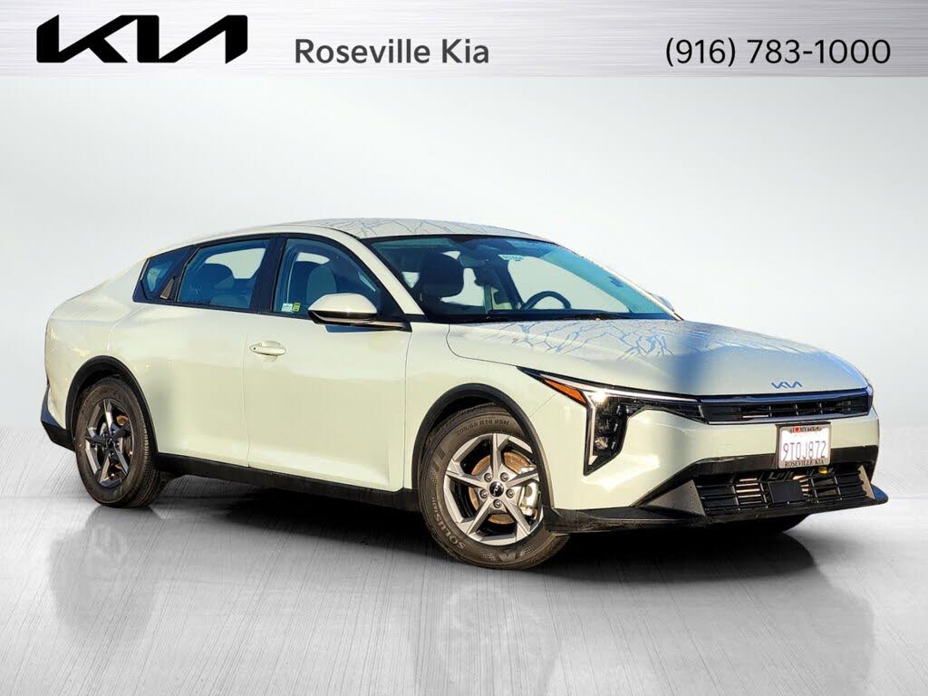 2025 Kia K4 LXS FWD
