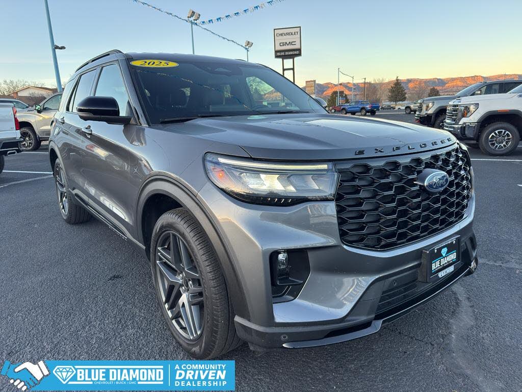 2025 Ford Explorer ST-Line AWD