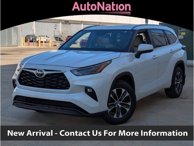 2024 Toyota Highlander XLE FWD