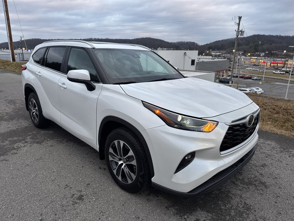 2023 Toyota Highlander XLE AWD