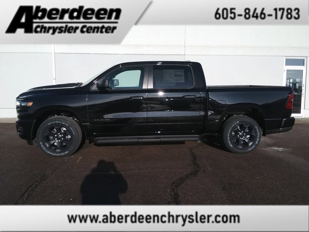 2026 RAM 1500 Express Crew Cab 4WD