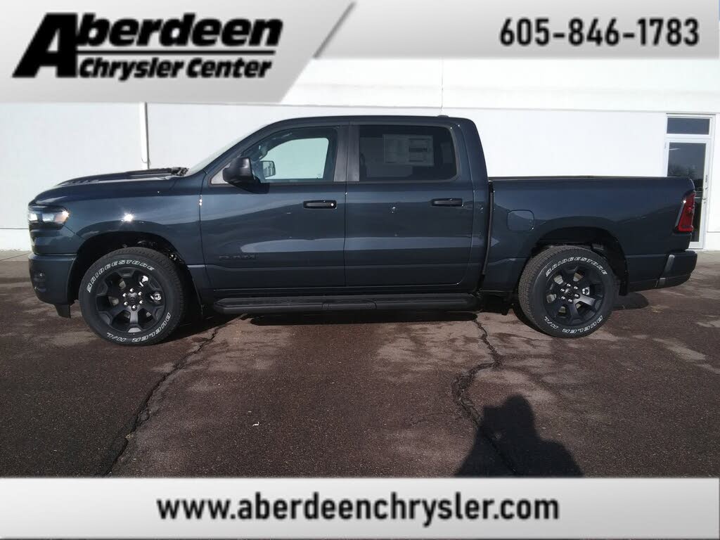 2026 RAM 1500 Express Crew Cab 4WD