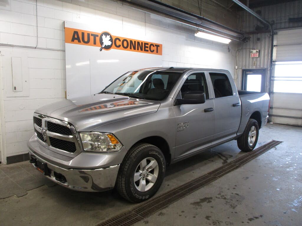RAM 1500 Classic SLT Crew Cab 4WD 2023