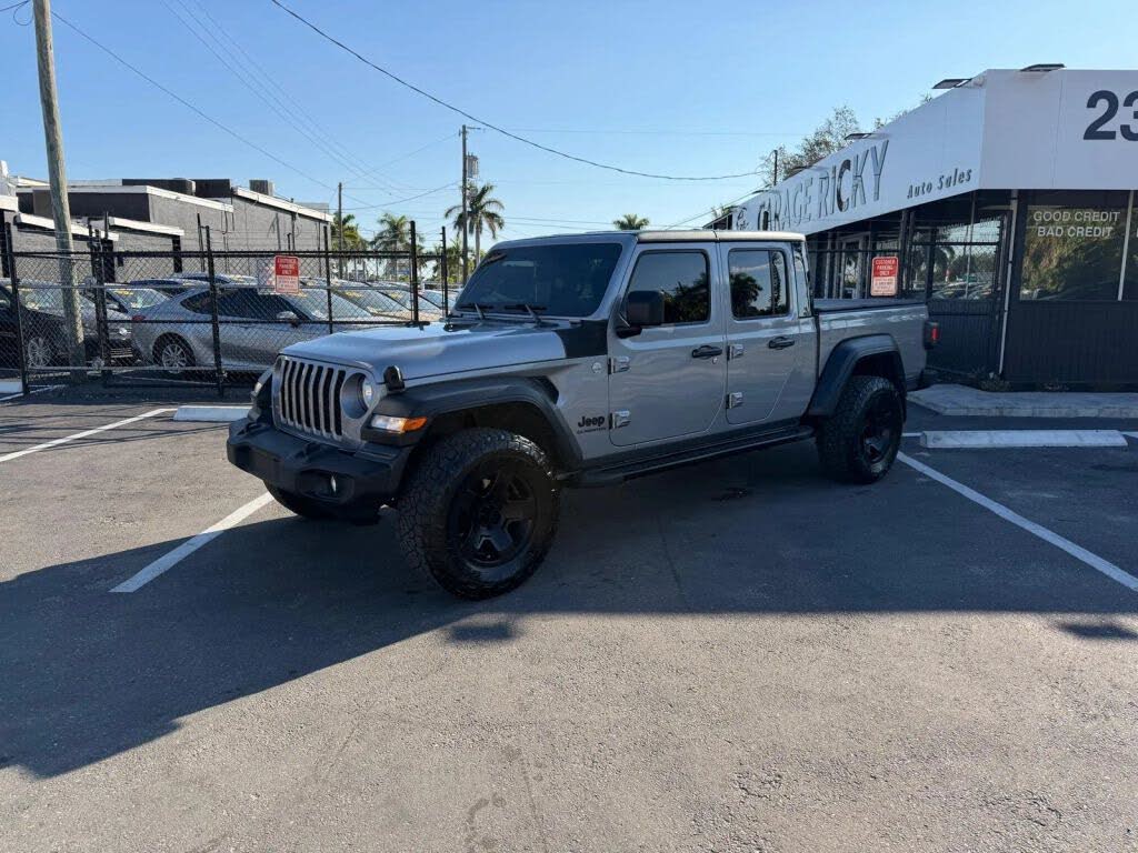 2020 Jeep Gladiator Sport S Crew Cab 4WD