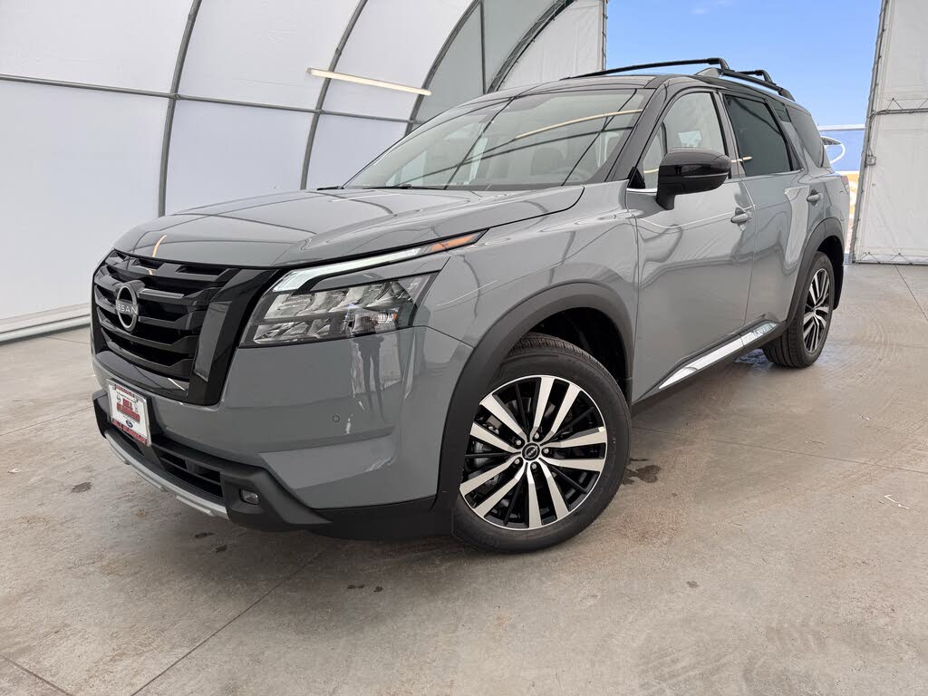 2025 Nissan Pathfinder Platinum 4WD